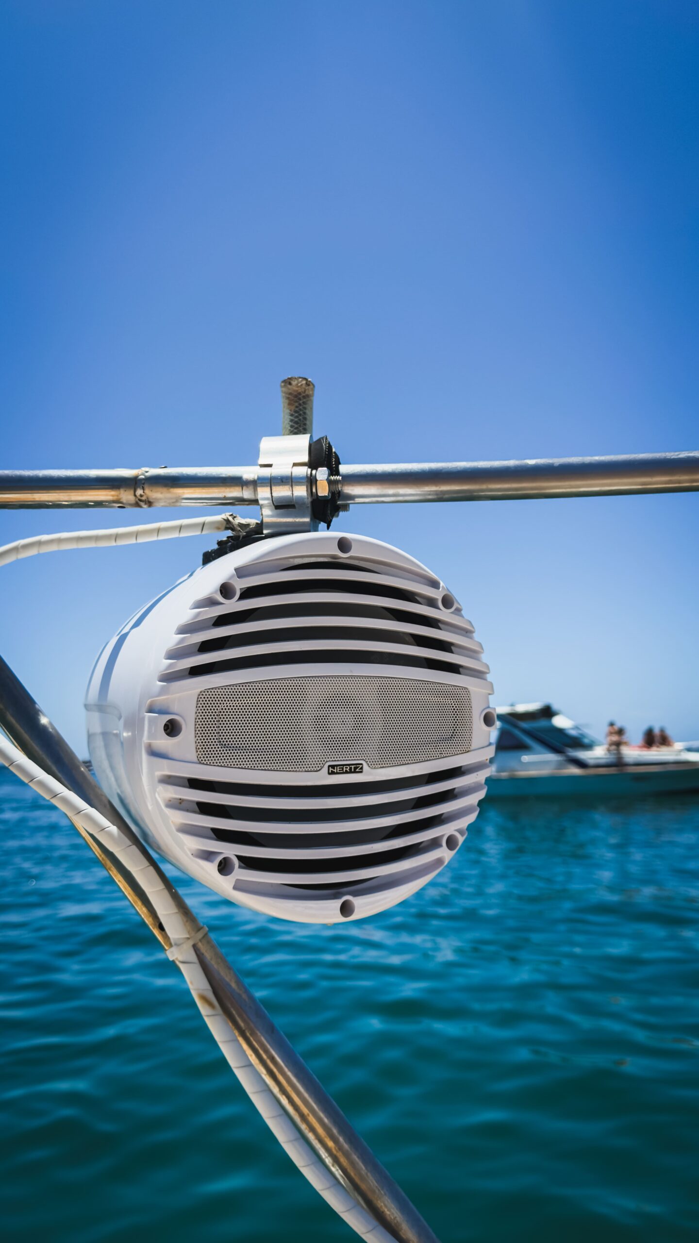 Sistema de Som Hertz Marine